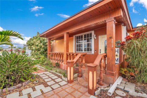 Villa ou maison à Hialeah, Floride 3 chambres, 153.57 m2 № 1995259