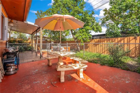 Villa ou maison à vendre à Hialeah, Floride: 3 chambres, 153.57 m2 № 1995259 - photo 27