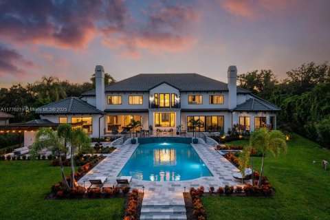 House in Winter Park, Florida 6 bedrooms, 945 sq.m. № 1862237 - photo 3