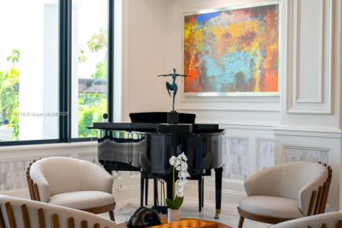 House in Winter Park, Florida 6 bedrooms, 945 sq.m. № 1862237 - photo 17