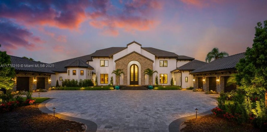 House in Winter Park, Florida 6 bedrooms, 945 sq.m. № 1862237