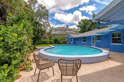 Villa ou maison à vendre à Sarasota, Floride: 3 chambres, 220.74 m2 № 1363612 - photo 13