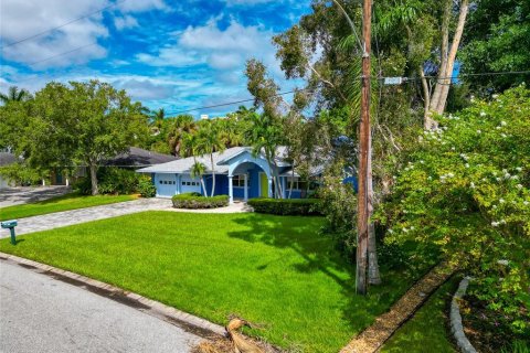 Villa ou maison à vendre à Sarasota, Floride: 3 chambres, 220.74 m2 № 1363612 - photo 6