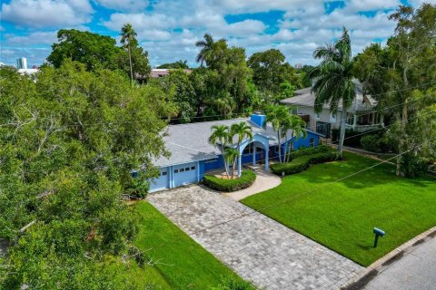 Villa ou maison à vendre à Sarasota, Floride: 3 chambres, 220.74 m2 № 1363612 - photo 3