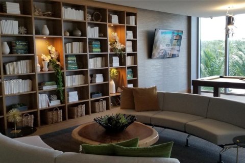 Condominio en venta en North Miami Beach, Florida, 1 dormitorio, 87.05 m2 № 1770792 - foto 10