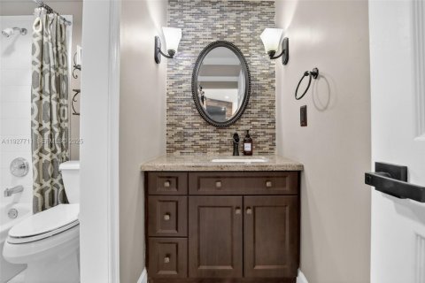 House in Pembroke Pines, Florida 4 bedrooms, 251.67 sq.m. № 1988477 - photo 24