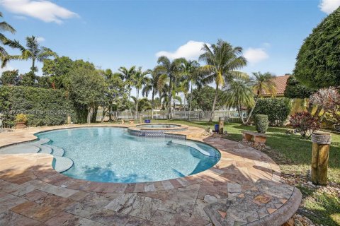 House in Pembroke Pines, Florida 4 bedrooms, 251.67 sq.m. № 1988477 - photo 30