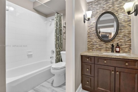 House in Pembroke Pines, Florida 4 bedrooms, 251.67 sq.m. № 1988477 - photo 23