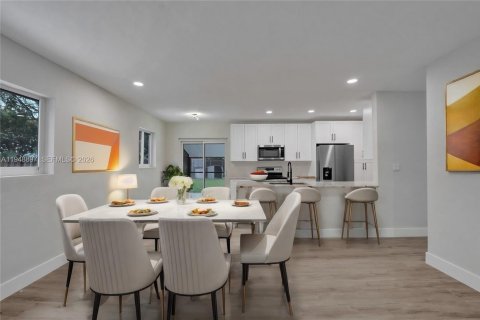 Снять в аренду виллу или дом в Майами, Флорида 3 спальни, 94.02м2, № 2004700 - фото 6