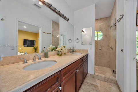 Townhouse in Miami, Florida 3 bedrooms, 170.57 sq.m. № 2024601 - photo 10