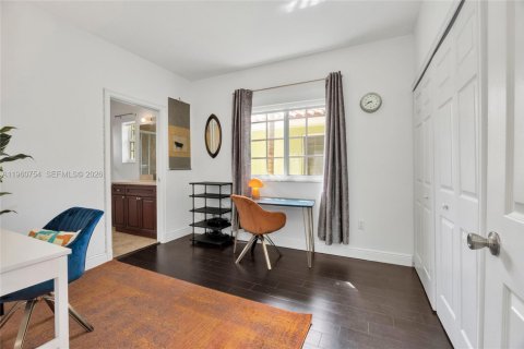 Townhouse in Miami, Florida 3 bedrooms, 170.57 sq.m. № 2024601 - photo 12