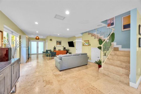 Townhouse in Miami, Florida 3 bedrooms, 170.57 sq.m. № 2024601 - photo 6