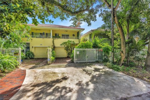 Townhouse in Miami, Florida 3 bedrooms, 170.57 sq.m. № 2024601