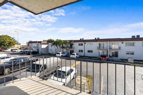 Купить кондоминиум в Хайалиа, Флорида 1 спальня, 62.99м2, № 2012882 - фото 16