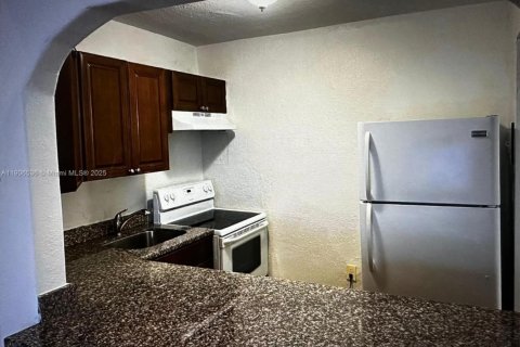 Купить кондоминиум в Хайалиа, Флорида 1 спальня, 62.99м2, № 2012882 - фото 2