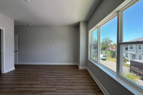 Townhouse in Seminole, Florida 3 bedrooms, 183.67 sq.m. № 1876249 - photo 13