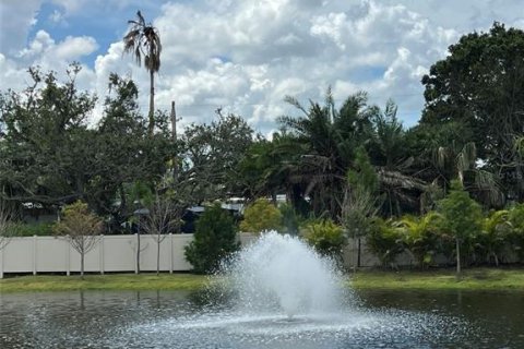 Townhouse in Seminole, Florida 3 bedrooms, 183.67 sq.m. № 1876249 - photo 17