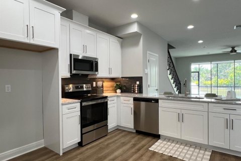 Townhouse in Seminole, Florida 3 bedrooms, 183.67 sq.m. № 1876249 - photo 6