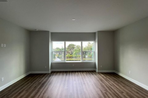 Townhouse in Seminole, Florida 3 bedrooms, 183.67 sq.m. № 1876249 - photo 10