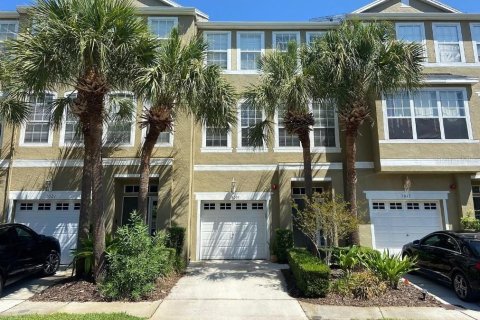 Townhouse in Tampa, Florida 3 bedrooms, 159.23 sq.m. № 2366776