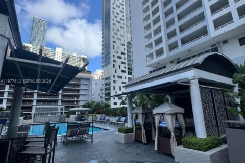 Condo in Miami, Florida, 1 bedroom  № 2041985 - photo 21