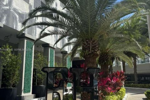 Condo in Miami, Florida, 1 bedroom  № 2041985 - photo 3