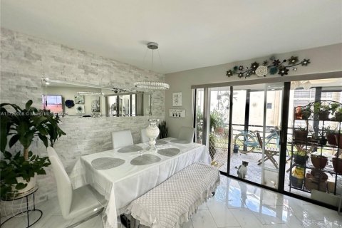Copropriété à vendre à Plantation, Floride: 2 chambres, 104.05 m2 № 2088683 - photo 21