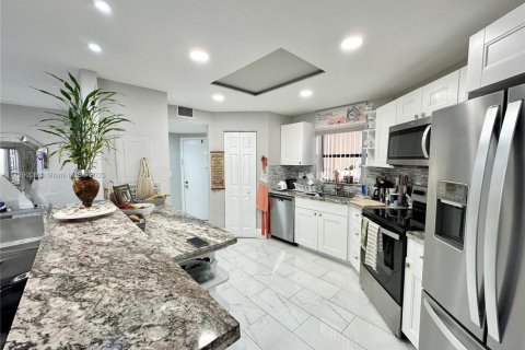 Copropriété à vendre à Plantation, Floride: 2 chambres, 104.05 m2 № 2088683 - photo 13