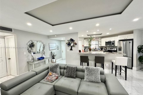 Copropriété à vendre à Plantation, Floride: 2 chambres, 104.05 m2 № 2088683 - photo 3