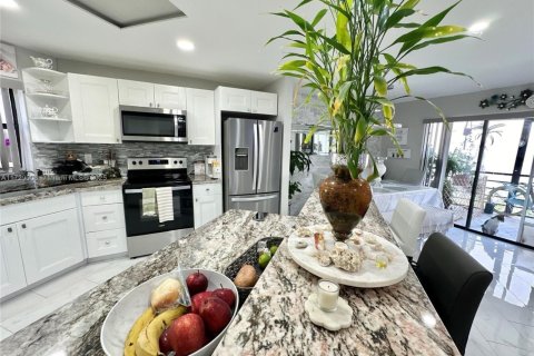 Copropriété à vendre à Plantation, Floride: 2 chambres, 104.05 m2 № 2088683 - photo 12