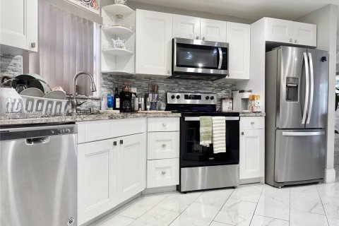 Copropriété à vendre à Plantation, Floride: 2 chambres, 104.05 m2 № 2088683 - photo 6