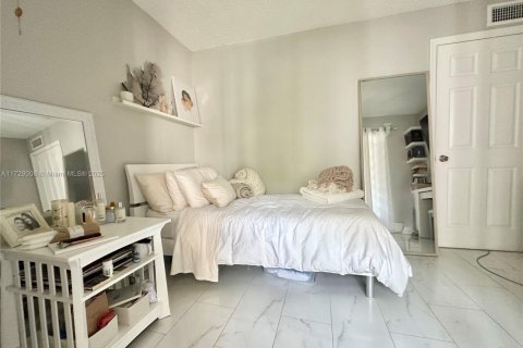Copropriété à vendre à Plantation, Floride: 2 chambres, 104.05 m2 № 2088683 - photo 25
