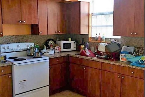 Condominio en venta en South Miami, Florida, 2 dormitorios, 70.61 m2 № 2011526 - foto 6