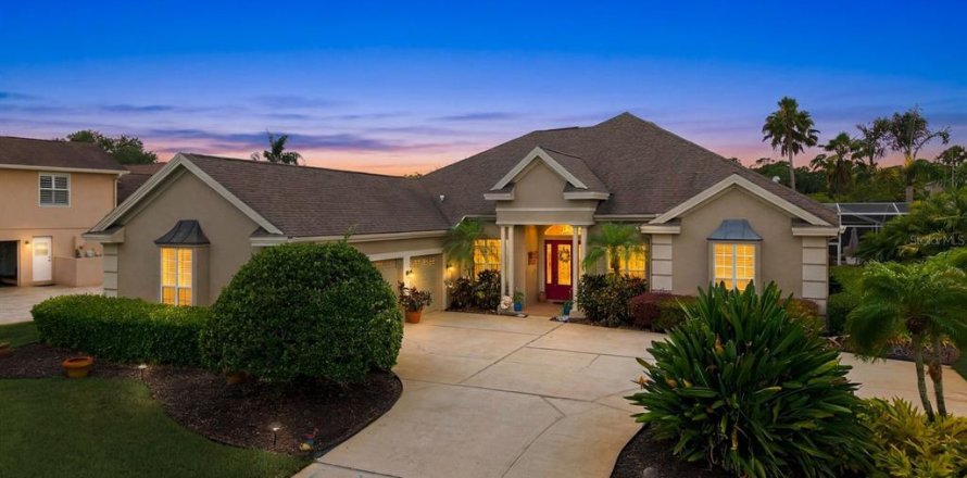 Villa ou maison à Palm Harbor, Floride 4 chambres, 360 m2 № 2129372