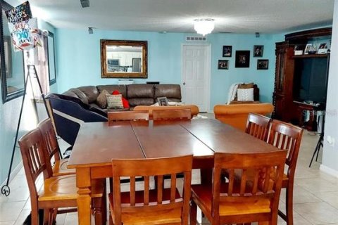 Villa ou maison à vendre à Kissimmee, Floride: 6 chambres, 361.95 m2 № 1591914 - photo 7