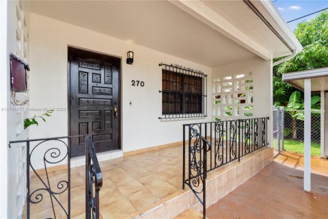 House in Hialeah, Florida 3 bedrooms, 102.75 sq.m. № 1579820 - photo 22