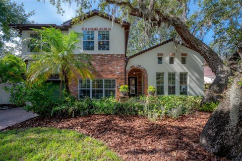 Casa en venta en Tampa, Florida, 5 dormitorios, 281.96 m2 № 2151525 - foto 2