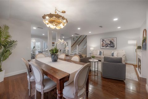 Casa en venta en Tampa, Florida, 5 dormitorios, 281.96 m2 № 2151525 - foto 16