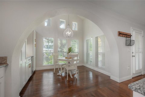 Casa en venta en Tampa, Florida, 5 dormitorios, 281.96 m2 № 2151525 - foto 11