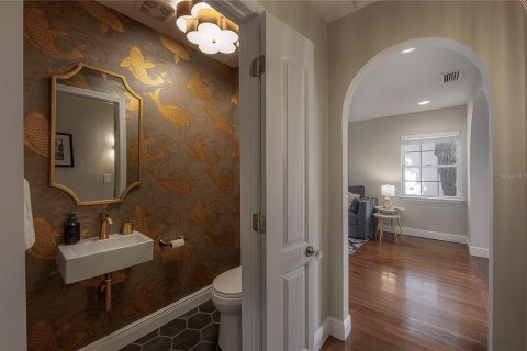Casa en venta en Tampa, Florida, 5 dormitorios, 281.96 m2 № 2151525 - foto 20