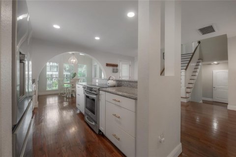 Casa en venta en Tampa, Florida, 5 dormitorios, 281.96 m2 № 2151525 - foto 14