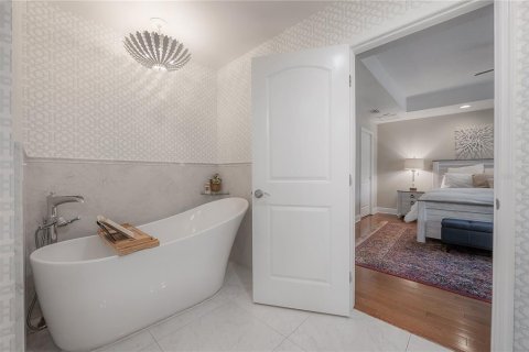 Casa en venta en Tampa, Florida, 5 dormitorios, 281.96 m2 № 2151525 - foto 27