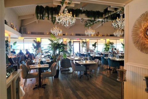 Condo in Hallandale Beach, Florida, 1 bedroom  № 2035368 - photo 28