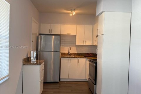 Condo in Hollywood, Florida, 1 bedroom  № 2056119