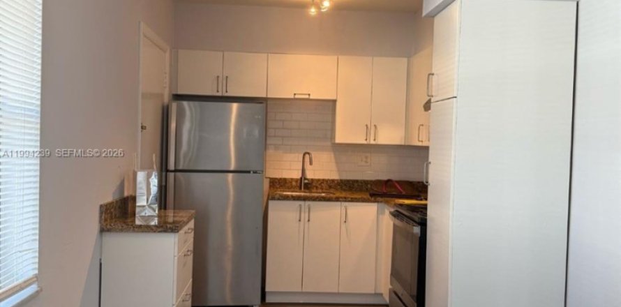 Condo in Hollywood, Florida, 1 bedroom  № 2056119