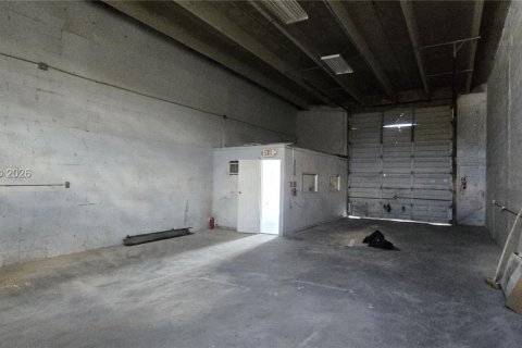 Condo in Hollywood, Florida, 1 bedroom  № 2056119 - photo 12