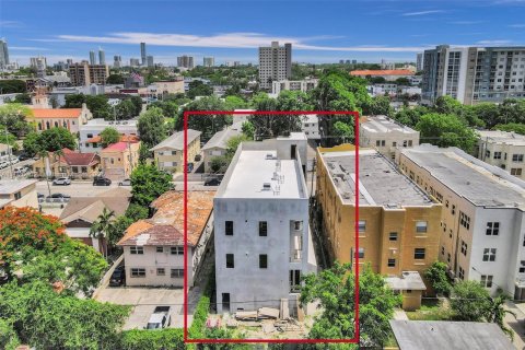 Commercial property in Miami, Florida № 1857480 - photo 14