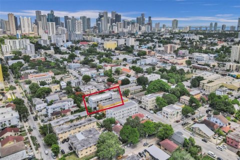 Commercial property in Miami, Florida № 1857480 - photo 10