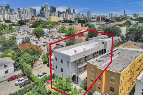 Commercial property in Miami, Florida № 1857480 - photo 13