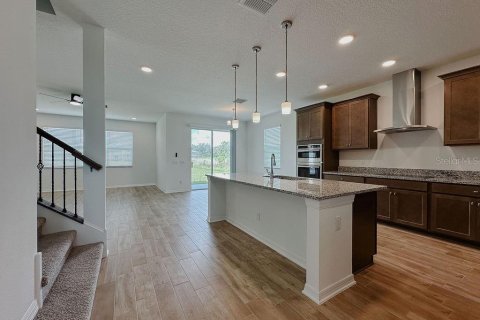 House in Zephyrhills, Florida 5 bedrooms, 349.41 sq.m. № 1795814 - photo 8